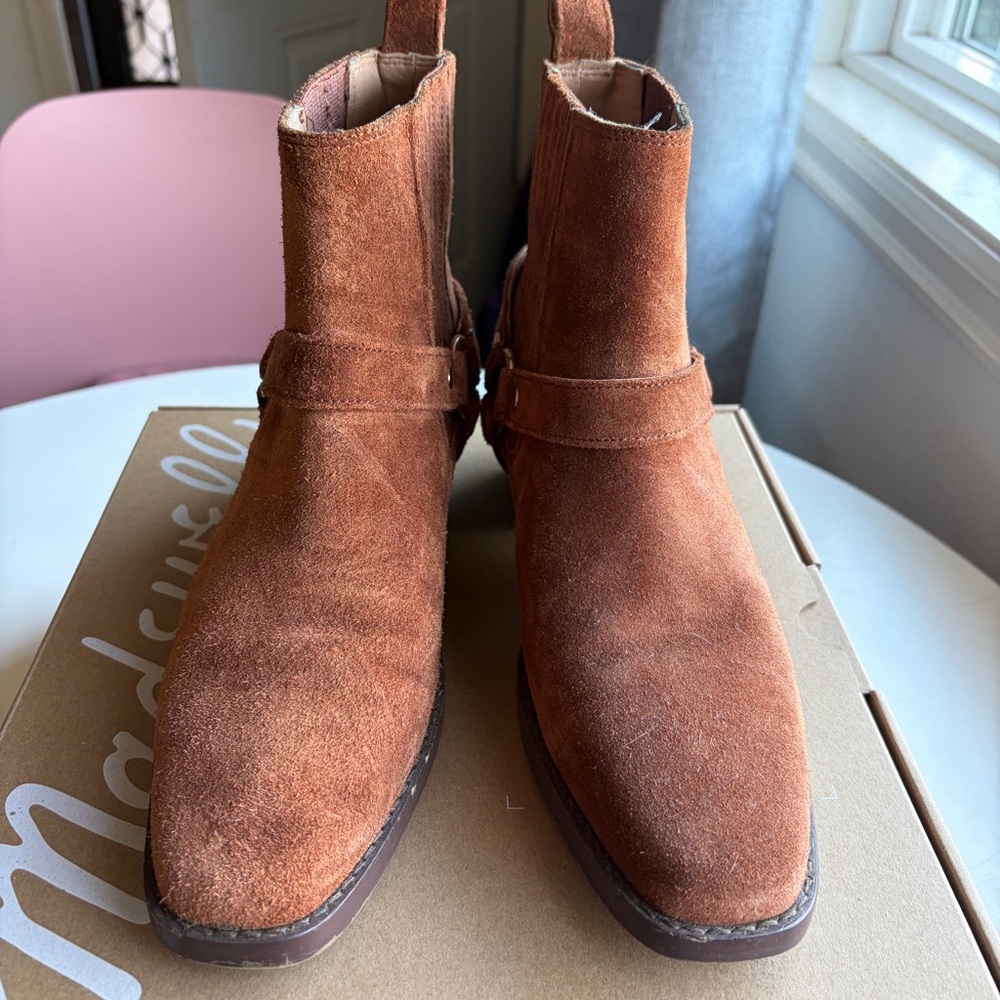 The Santiago Western Suede Ankle Boot, EUC! - Picture 9 of 13